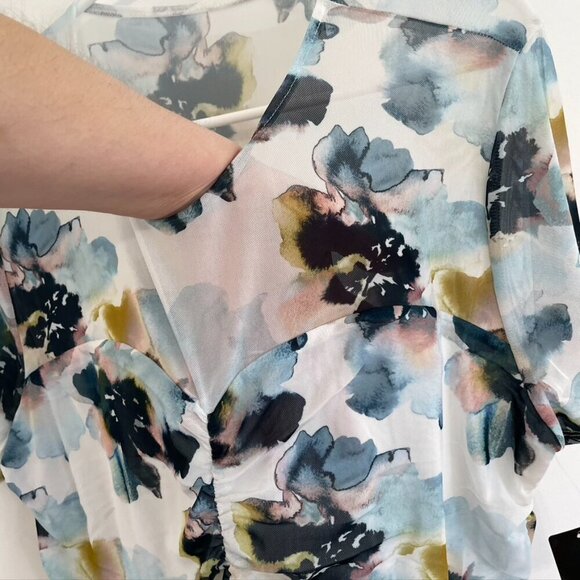 NEW NWT TORRID 2 Plus Size Stretch Mesh Crew Neck Ruched Top Watercolor Floral - Picture 9 of 15